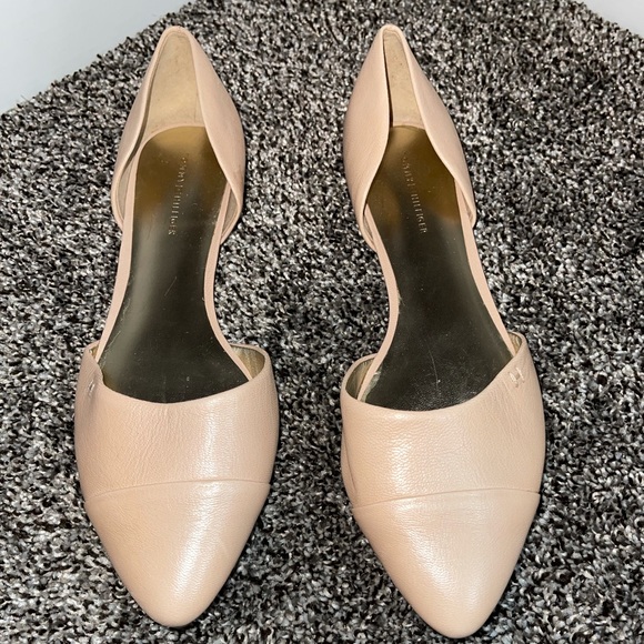 Tommy Hilfiger flats that are size 8.5 - Picture 3 of 4